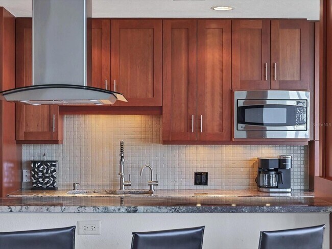 Building Photo - 226 Golden Gate Point