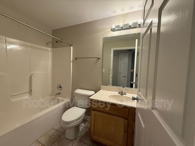 Building Photo - 342 S Dorsey Ln