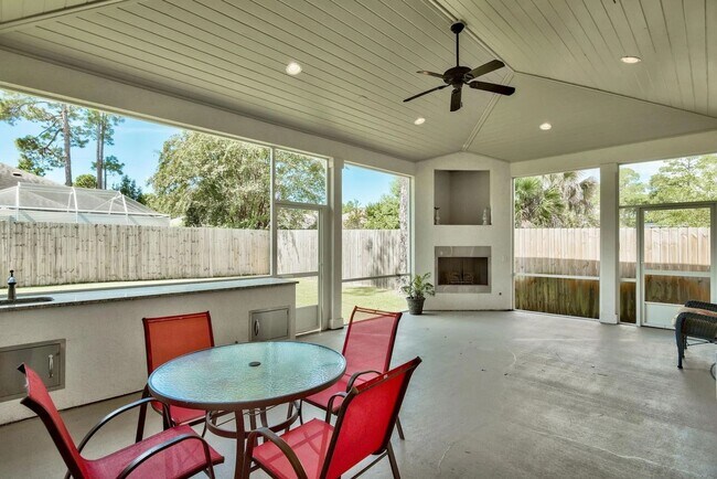 Building Photo - Spacious 4-Bedroom Home for Long-Term Leas...