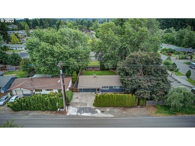 Building Photo - Lovely Ranch style home with park like rear fenced yard, Commonwealth lake Park just around the c...