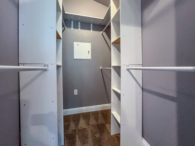 Building Photo - 2Bd/3Ba Seattle Townhouse