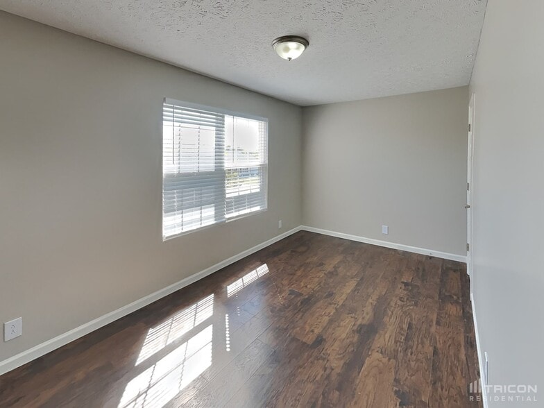 Building Photo - 2639 Apostle Ln