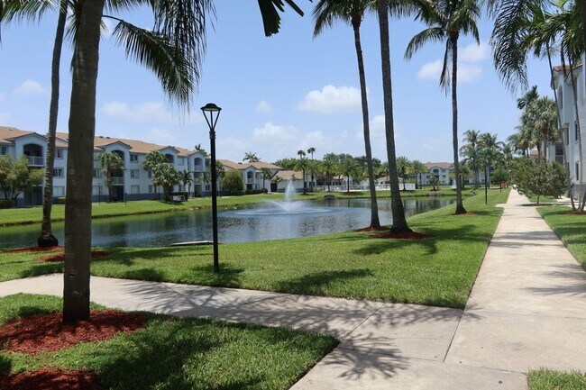 Building Photo - 2640 S University Dr