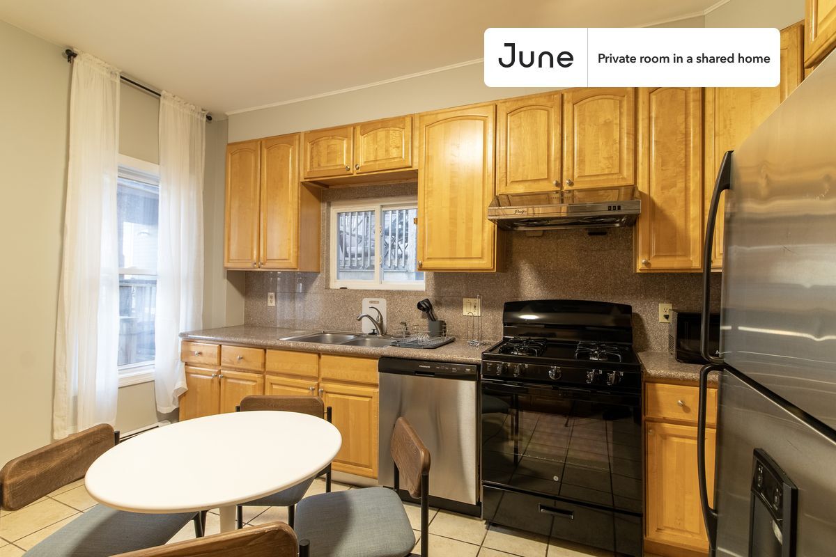 Building Photo - Room in Shared 5 bed/2 bath home