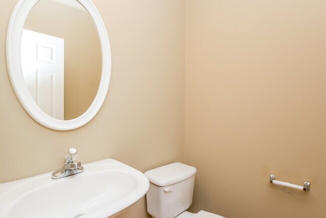 Building Photo - 3046 Woodbridge Ln