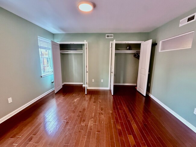 Building Photo - 2+ BED/1.5 BA Solid HOUSE in great East Passyunk/LOMO location w/ Central AC-HARDWOOD Flooring-WA...