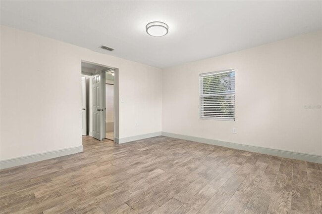 Building Photo - 8507 Claonia St