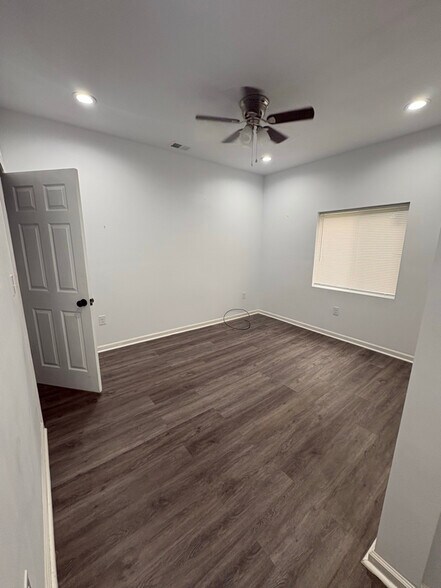 Building Photo - 515 Grove St