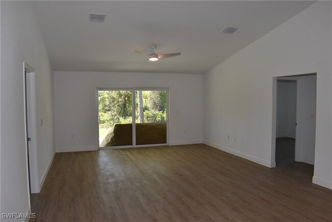 Building Photo - 4553 Midland St