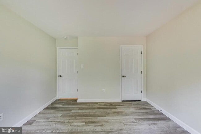 Building Photo - 12004 Montrose Village Terrace