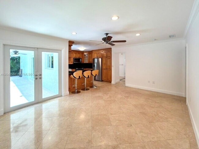 Building Photo - 4409 Monserrate St