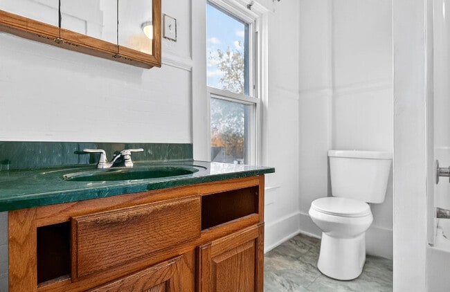 Building Photo - 2128 6th St SW