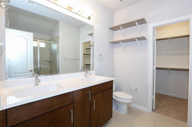 Building Photo - 640 Highberry Dr