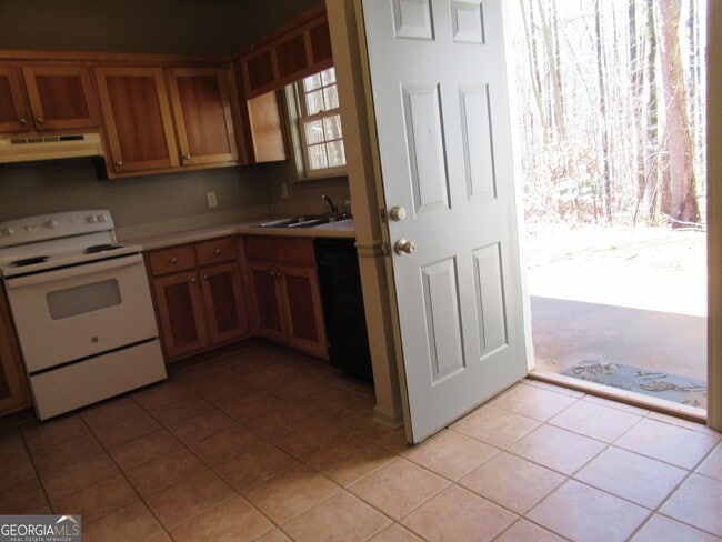 Building Photo - 95 Live Oak Rd
