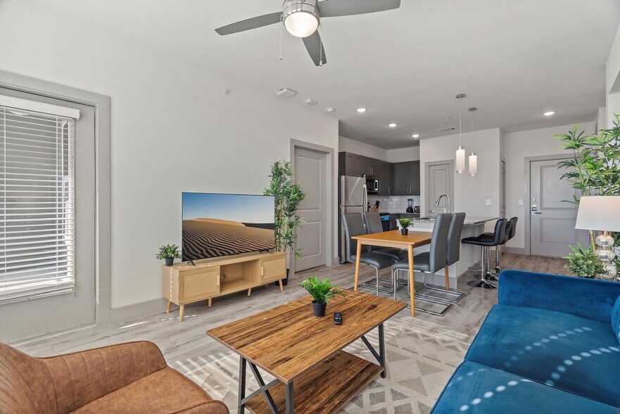 Building Photo - 12100 1/2 Ferrystone Glen Dr