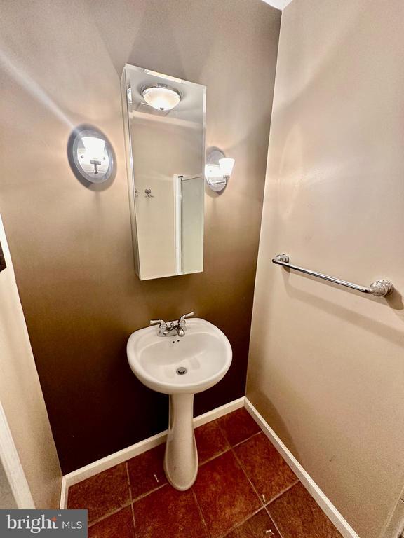 Building Photo - 14661 Rogers Ford Rd