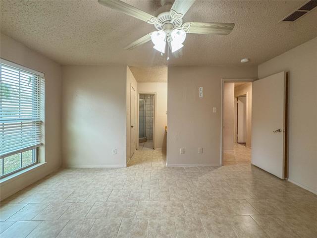 Building Photo - 1112 Autumn Oak Dr