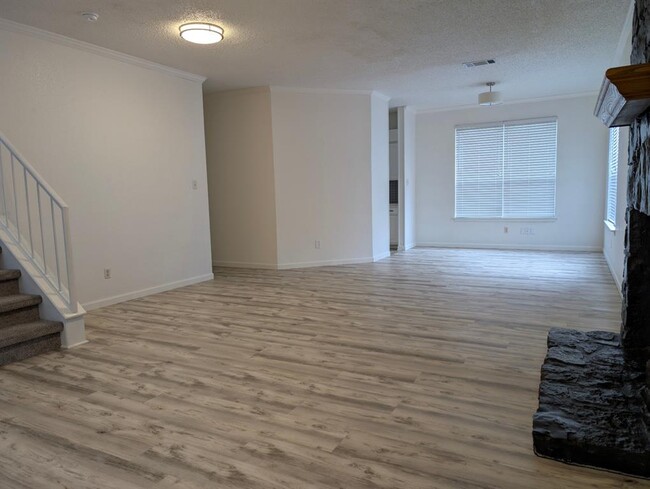 Building Photo - 17609 Columbia Falls Cove