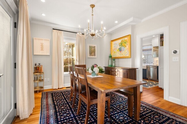 Building Photo - 40 Mead St