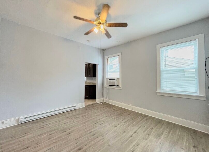 Building Photo - 1305 38th St