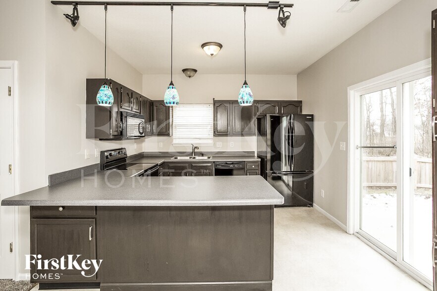 Building Photo - 15551 Dusty Trail