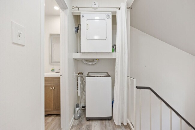 Building Photo - 2265 Chestnut Burr Ct