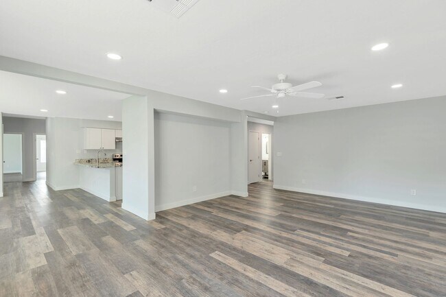 Building Photo - Huge house remodeled and close to ASU.  Pool and Turf in the yard