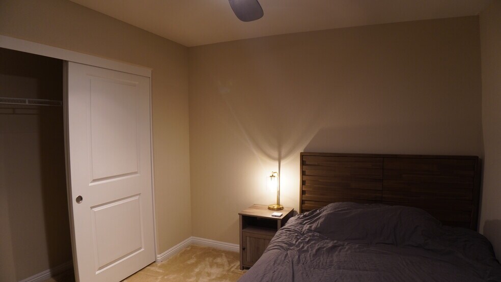 Building Photo - 5532 Autumn Cliffs Way