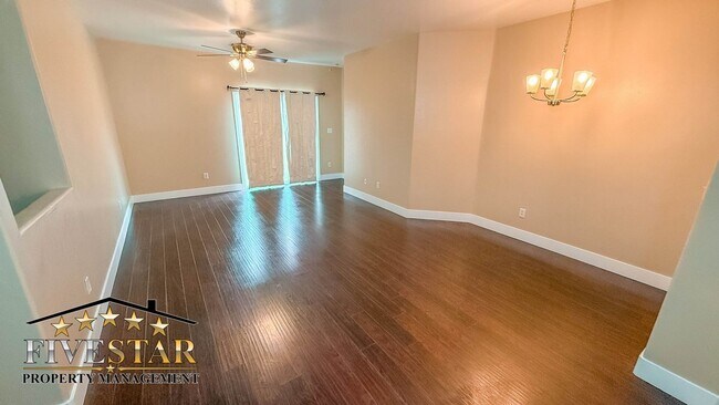 Building Photo - 1733 Pyxis St