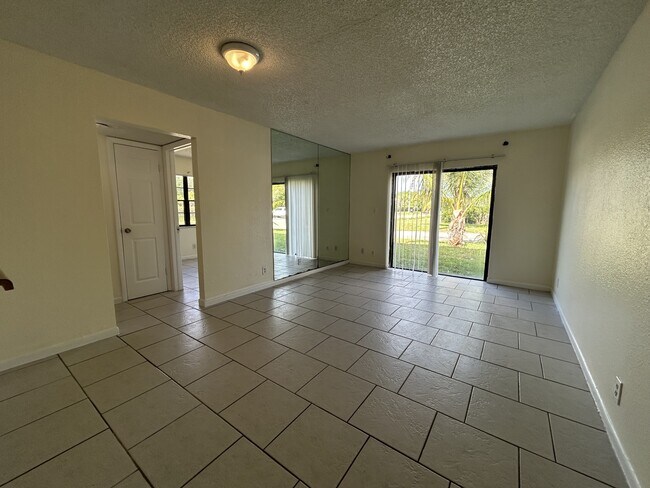 Building Photo - 7625 Tam Oshanter Blvd
