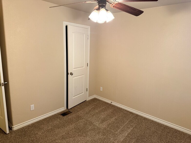 Building Photo - 7212 Barksdale Ln