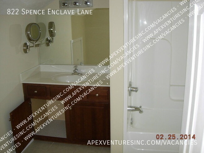 Building Photo - 822 Spence Enclave Ln