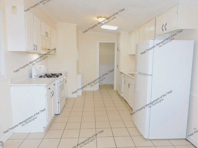 Building Photo - 2209 Revelle Ln