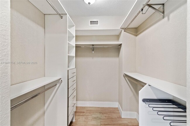 Building Photo - 2588 Garden Ct