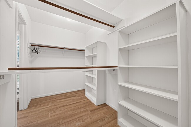 Building Photo - 2103 Winged Foot Dr