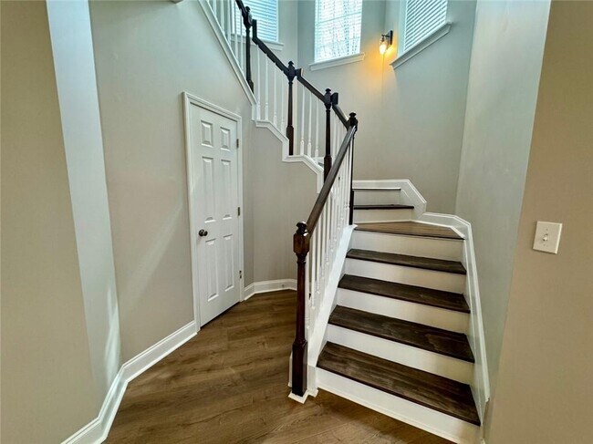 Building Photo - 2662 Pierce Brennen Ct NE