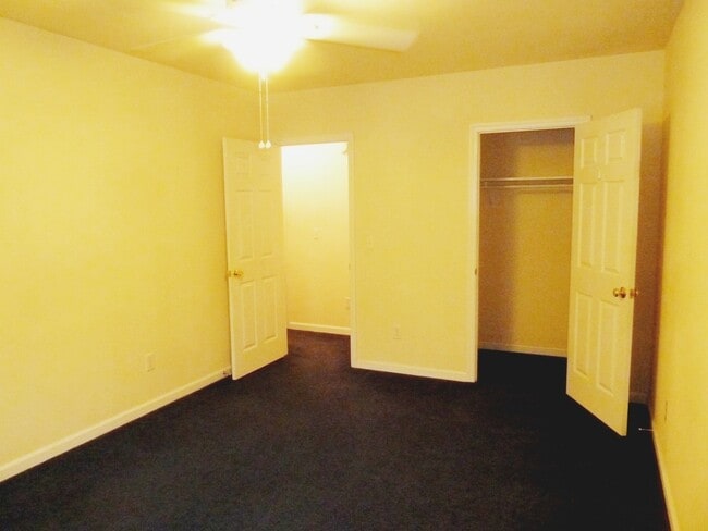 Building Photo - Awesome location for this spacious 4br 2ba...