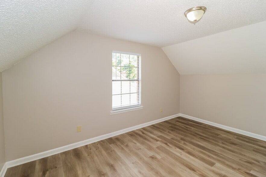 Building Photo - 5859 Pepper Crossing