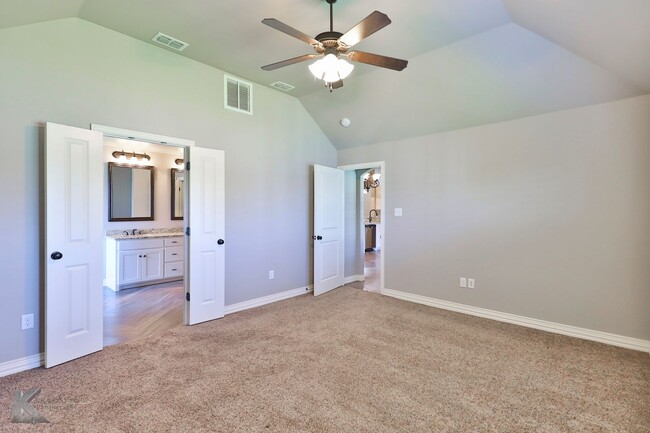 Building Photo - 3/2/2 in Butterfield Meadows!
