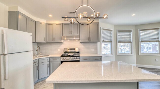 Building Photo - 5201 Ventnor Ave