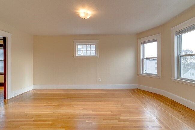 Building Photo - 103 Fuller St