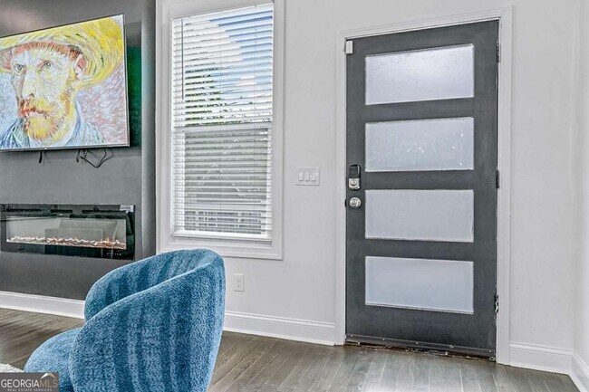 Building Photo - 620 Echo St NW