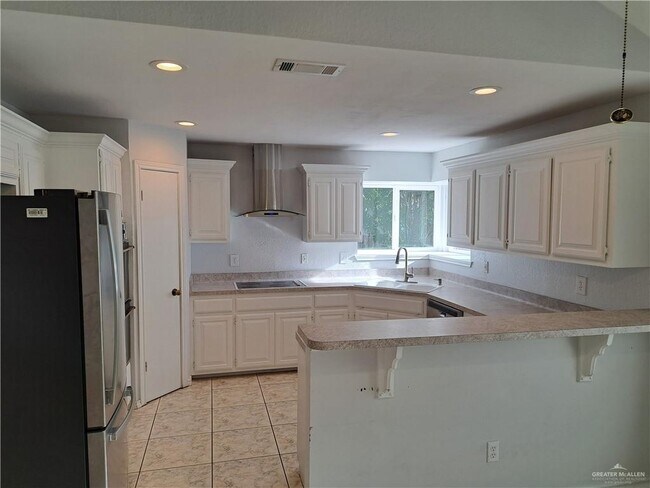 Building Photo - 2813 Hawk Ct