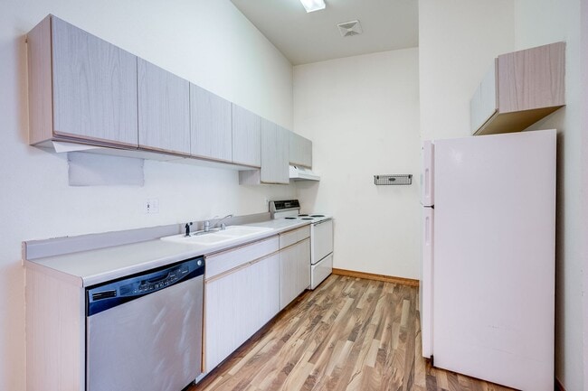 Building Photo - Your Perfect Home Near WSU – Spacious 3-Be...