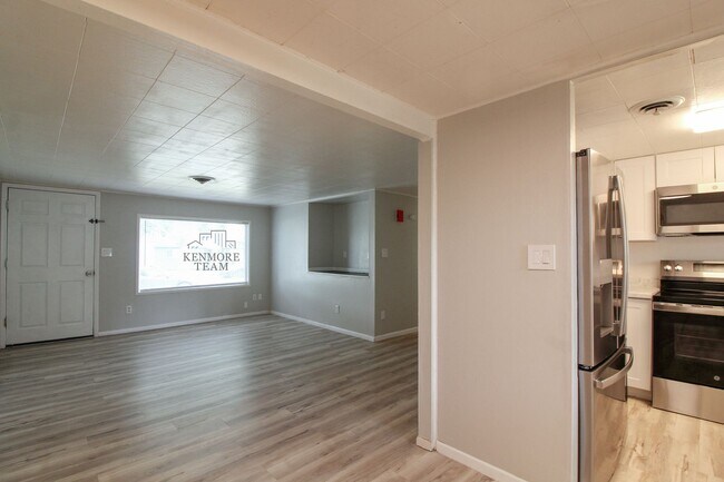 Building Photo - 3 Bedroom, 1 Bath Home in Central Richland