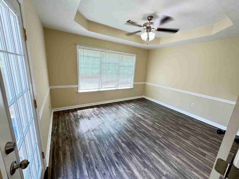 Building Photo - 646 Goodale Ln