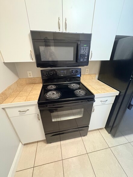 Building Photo - 4870 S Atlantic Ave