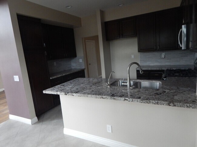 Building Photo - Sera Brisa Condo in Rancho Santa Margarita