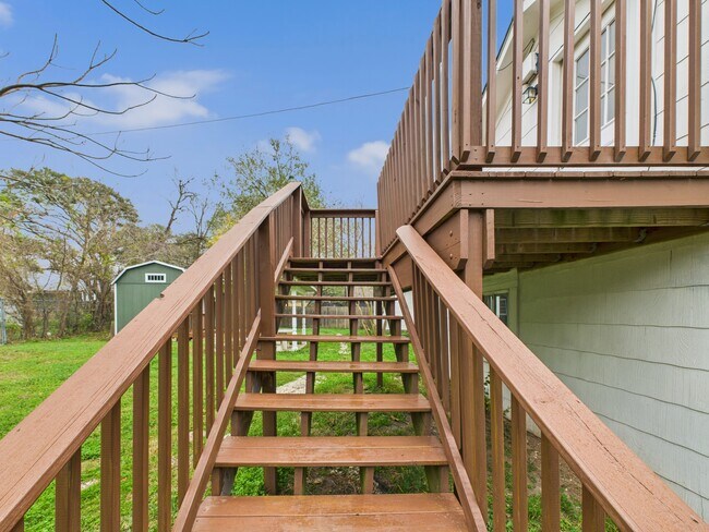 Building Photo - 1206 E 30th St