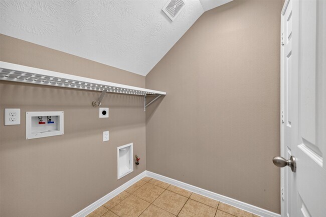 Building Photo - 4507 Lakefront Terrace Dr